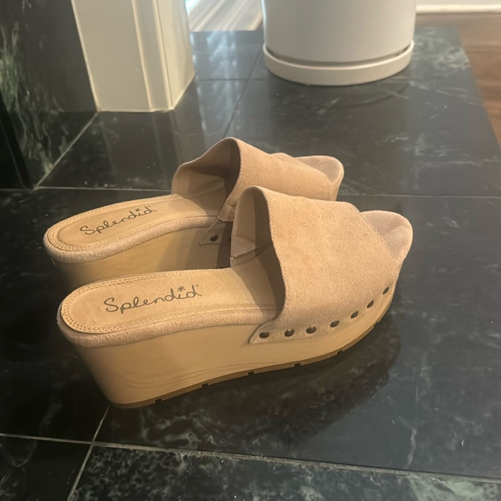 Vintage splendid platform beautiful fear condition inside as shown in pictures